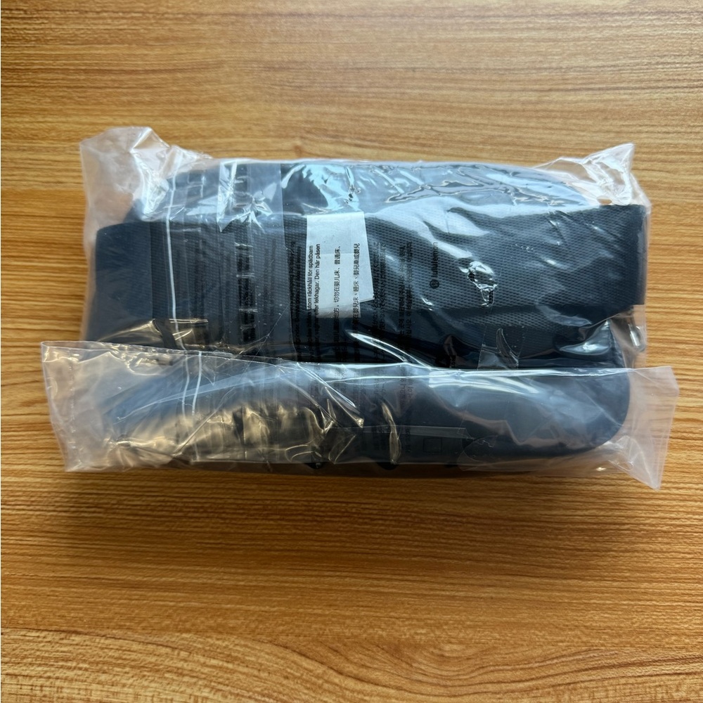 Lululemon Everywhere Belt Bag 1L *Wunder Puff in Black - Picture 9 of 13